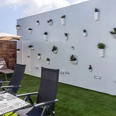 Family Room, Wifi, With Direct Access To Las Canteras Beach