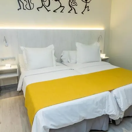 Family Room, Wifi, With Direct Access To Las Canteras Beach *