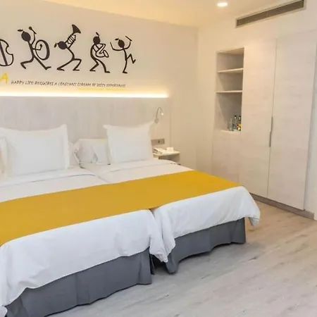 Family Room, Wifi, With Direct Access To Las Canteras Beach